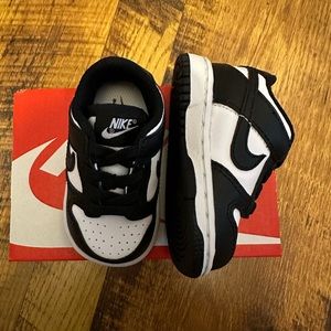 Nike dunk low, infant sz 3 NIB